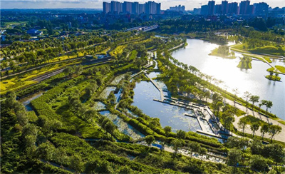 在海綿城市建設(shè)中，首先要解決的問(wèn)題是雨水收集